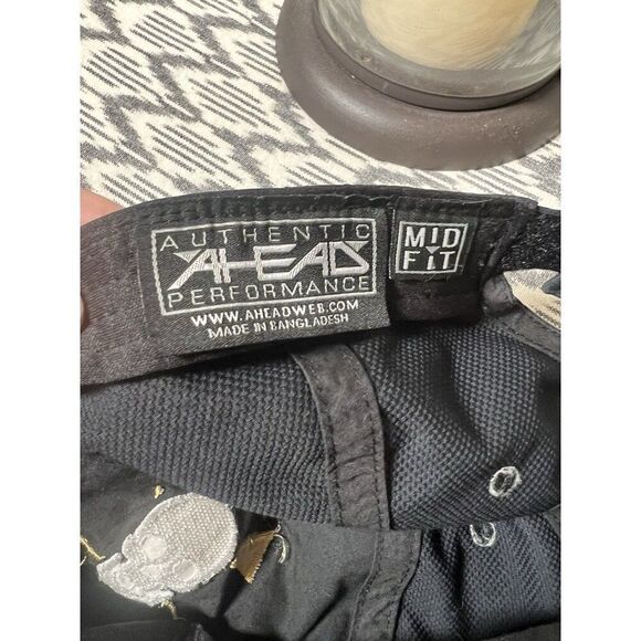 Sports Cap ISLEWORTH Black White Skull & Crossbones Ahead Performance - Picture 4 of 5